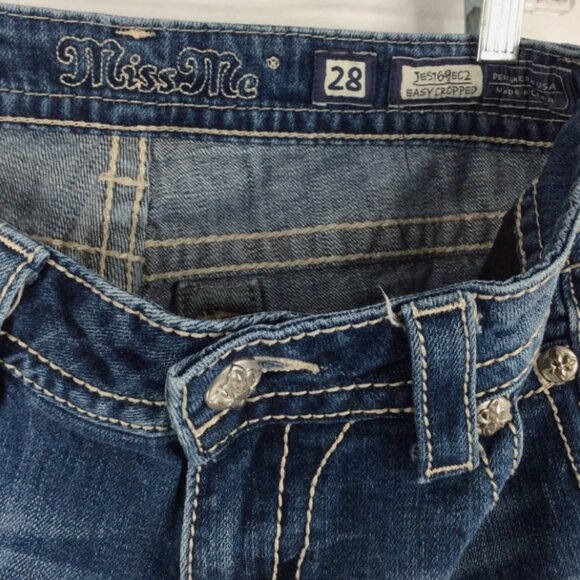 Miss Me Easy Crop Jeans Womens Size 28 Embroidered Rhinestones JE5769EC2 - Picture 6 of 7